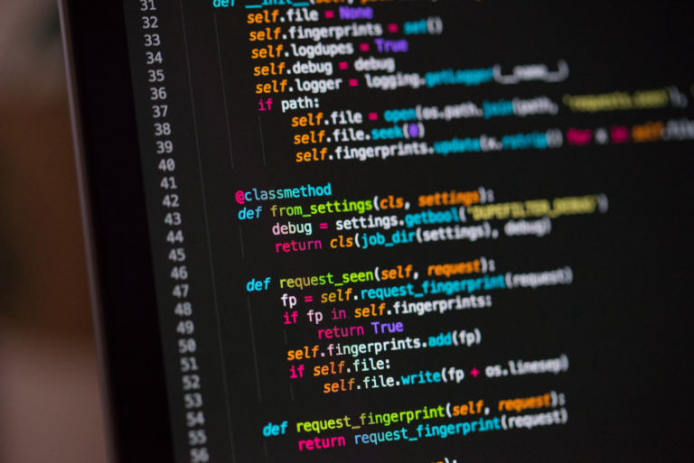 Desenvolvedor front-end: o que faz, como ser, quanto ganha, o que estudar [guia]