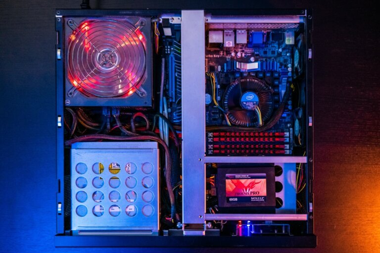 Fonte de Energia Para Programador: Saiba Qual Escolher
