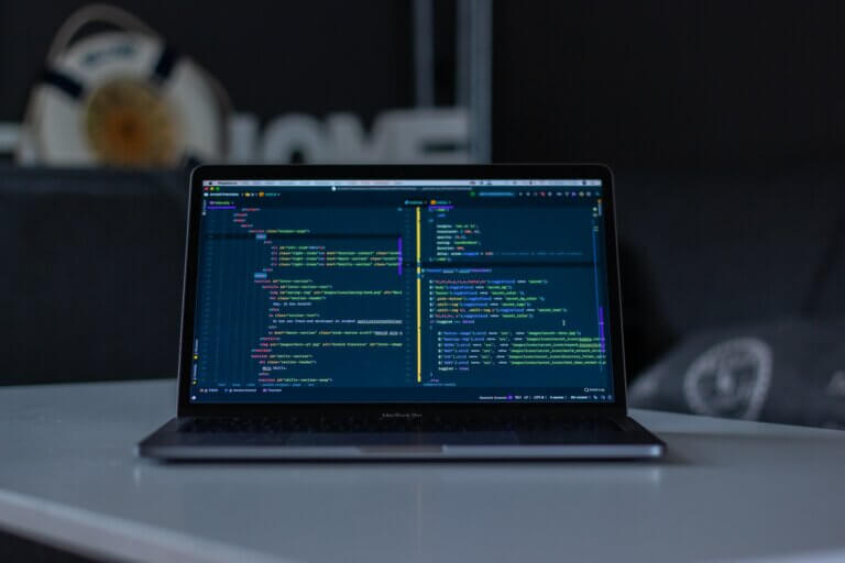 Desenvolvedor de site: como ser, quanto ganha, melhores cursos
