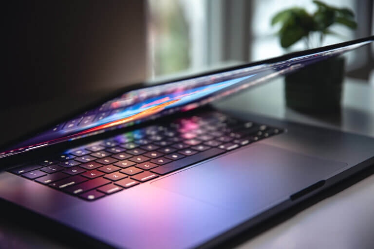 Os 06 melhores notebooks para designers para comprar em 2026